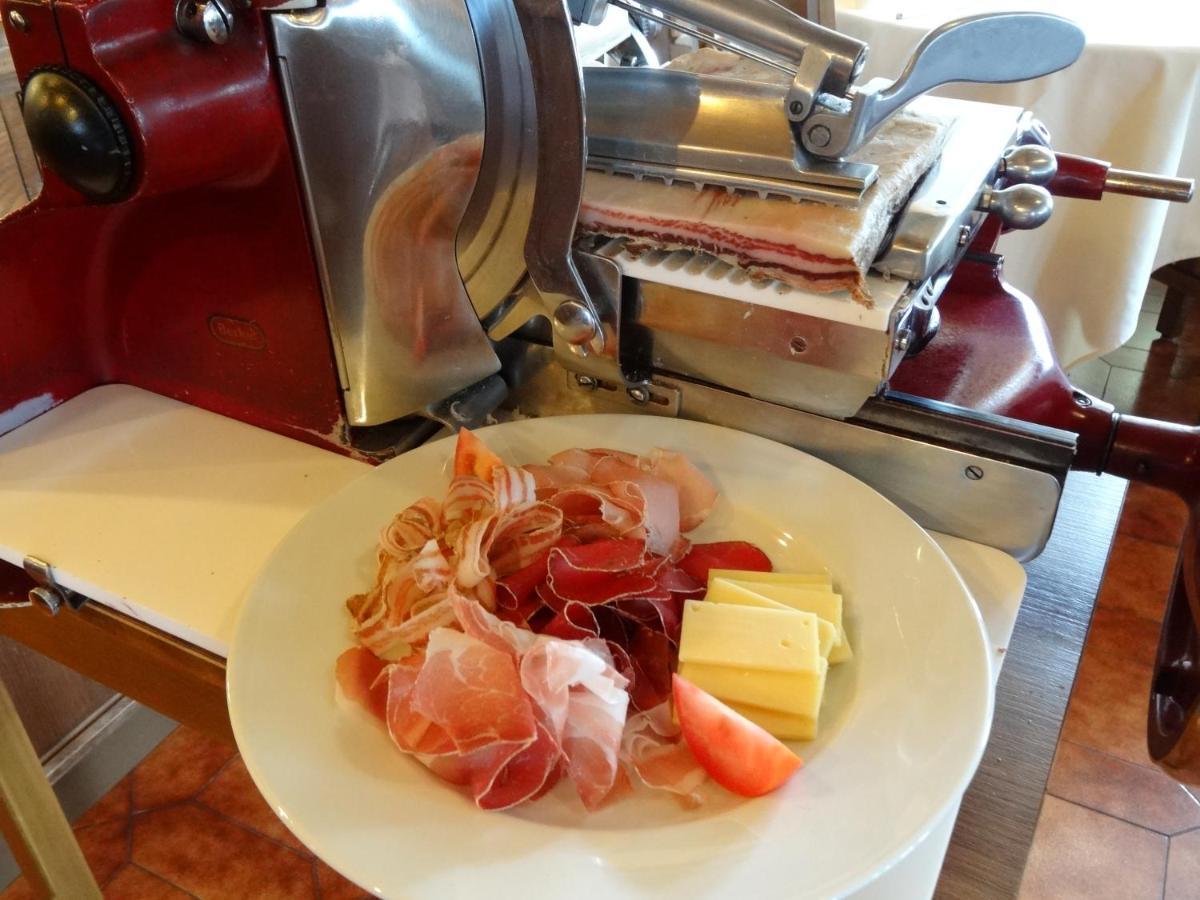 Hotel-Restaurant Grina Simplon Luaran gambar